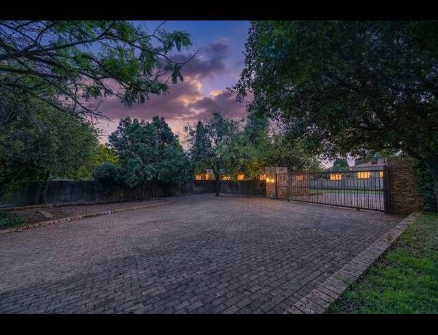 4 BEDROOM FREEHOLD FOR SALE IN RUIMSIG